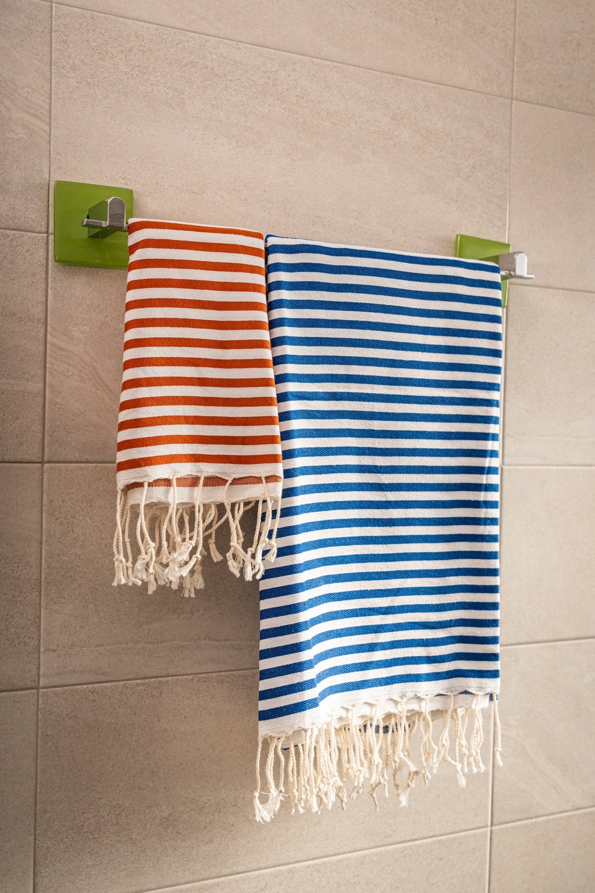 Peshtemal vs toalla tradicional: ¿Cuál es mejor para la playa o el baño?